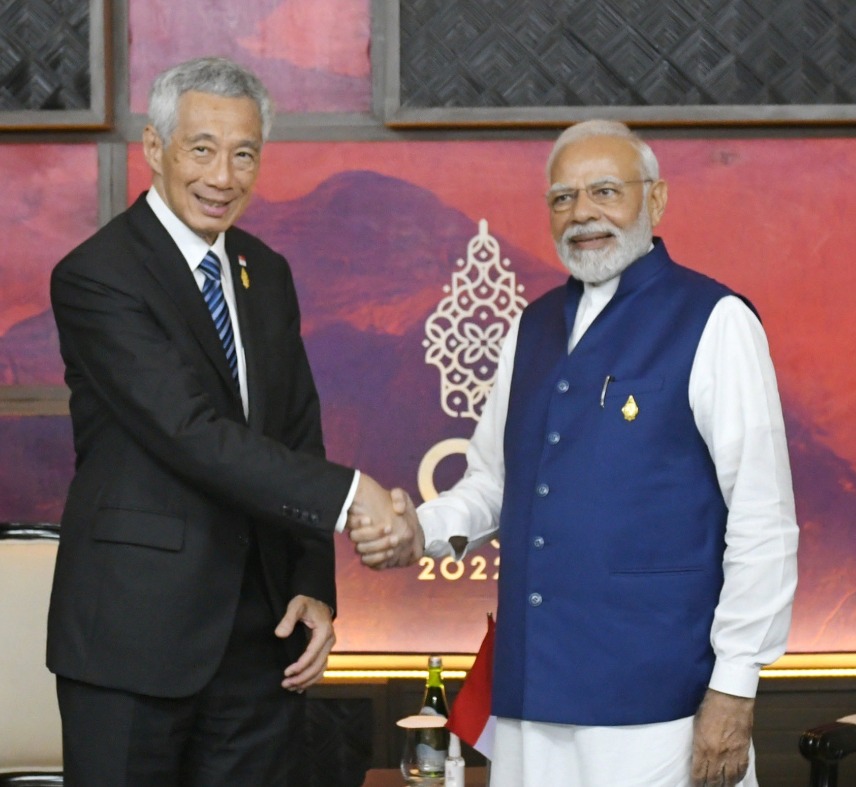 'PM Modi met with the Prime Minister of Singapore on the sidelines of G-20 S'